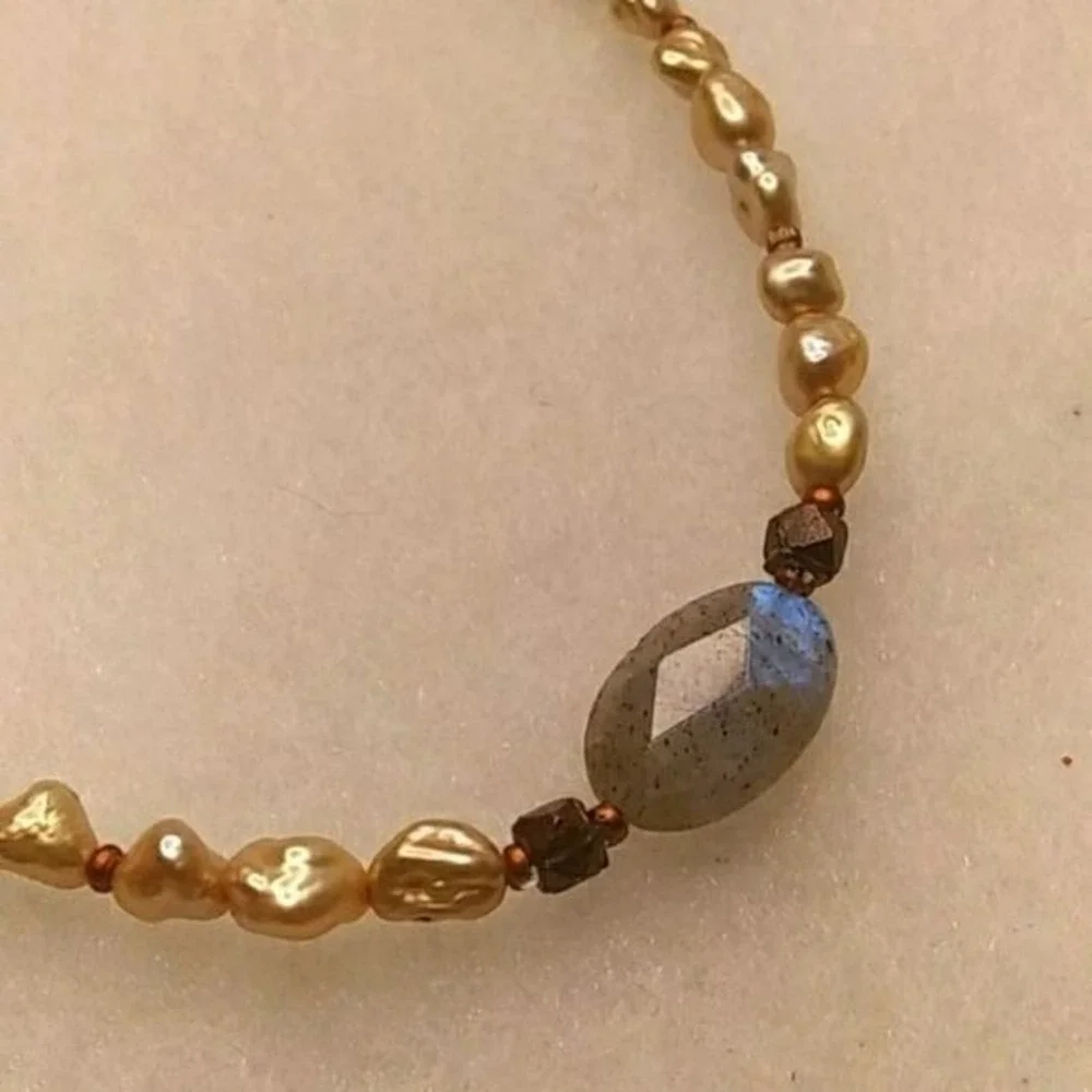 Pearl and gemstone‎ necklace